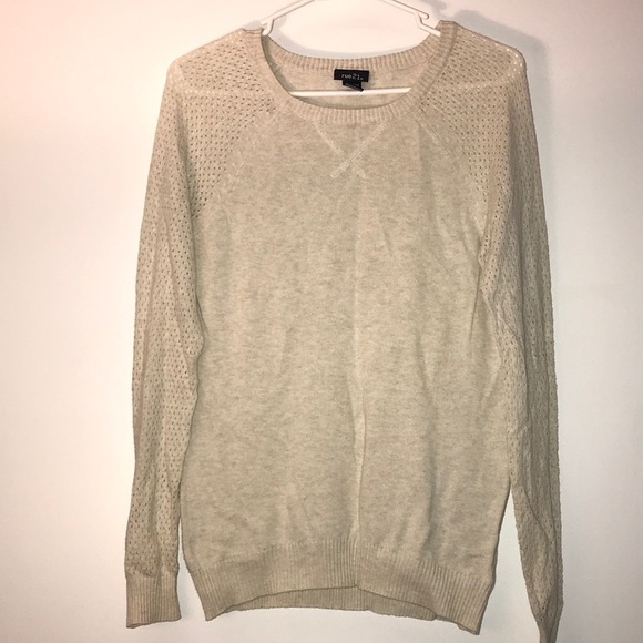 Rue21 Sweaters - Rue 21 Cream crewneck sweater